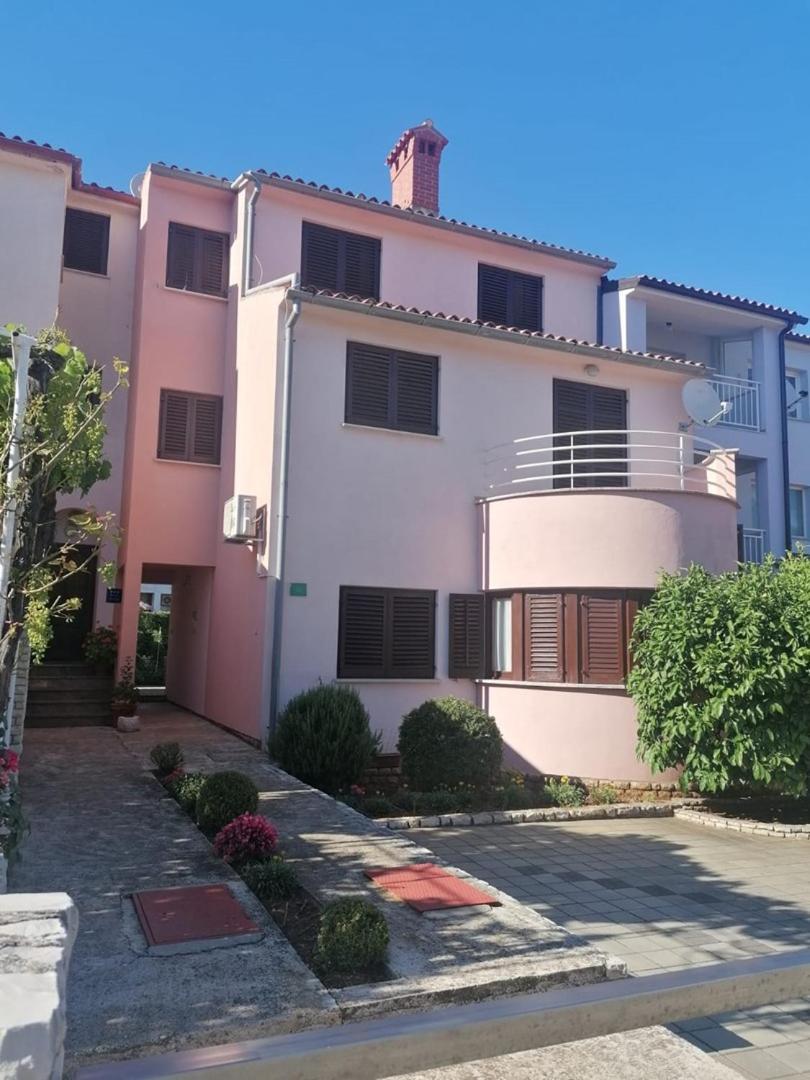 Lorena Apartments In Пула Экстерьер фото